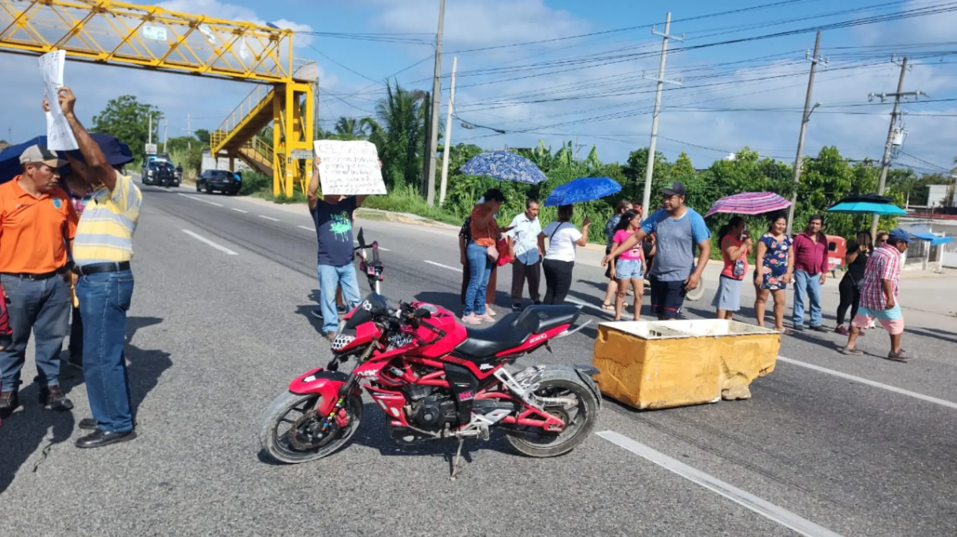 cierre carretero contra CFE